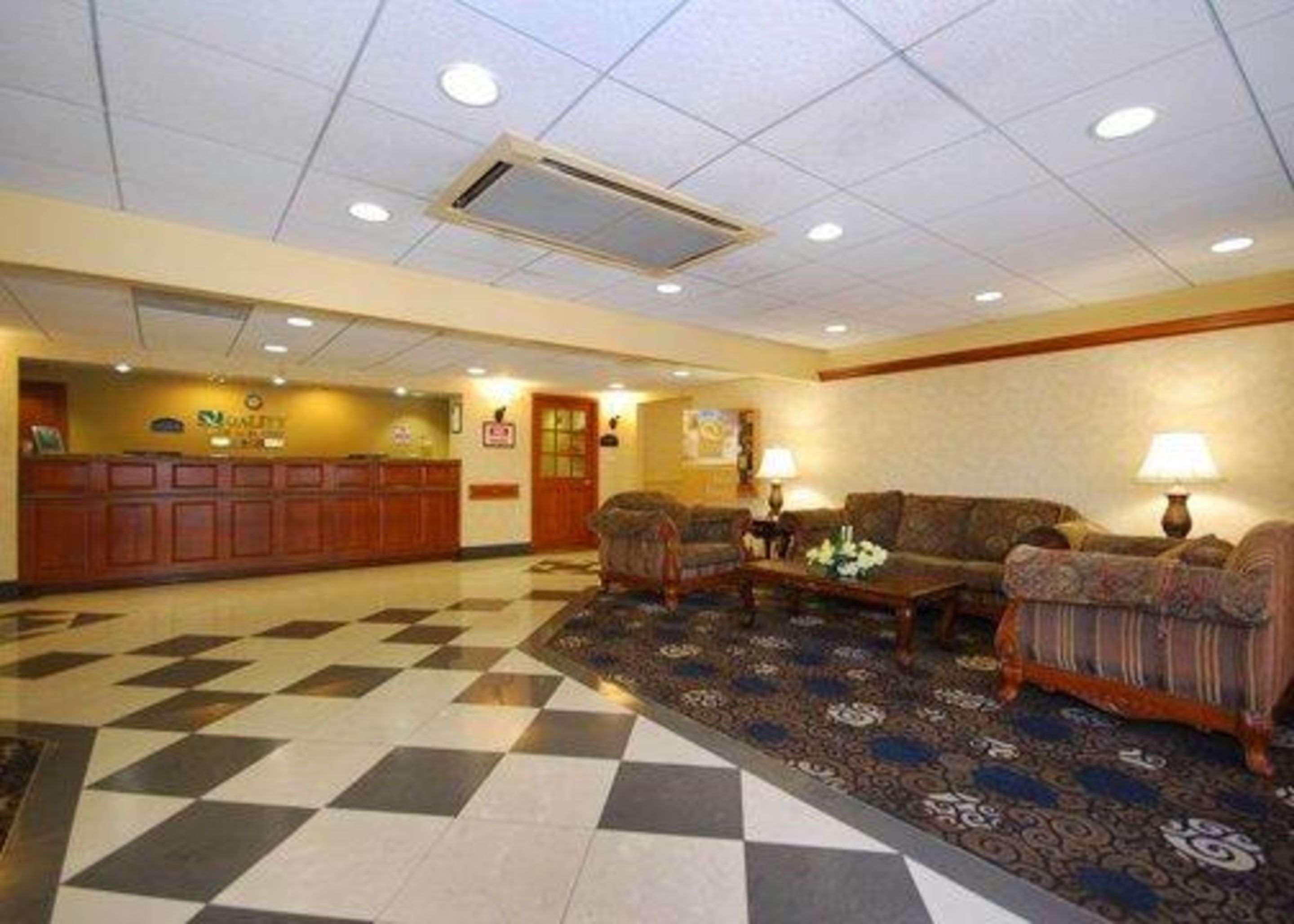 Quality Inn&Suites Bensalem Exterior foto