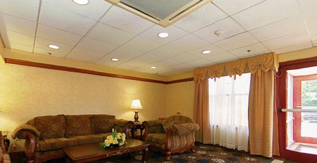 Quality Inn&Suites Bensalem Exterior foto