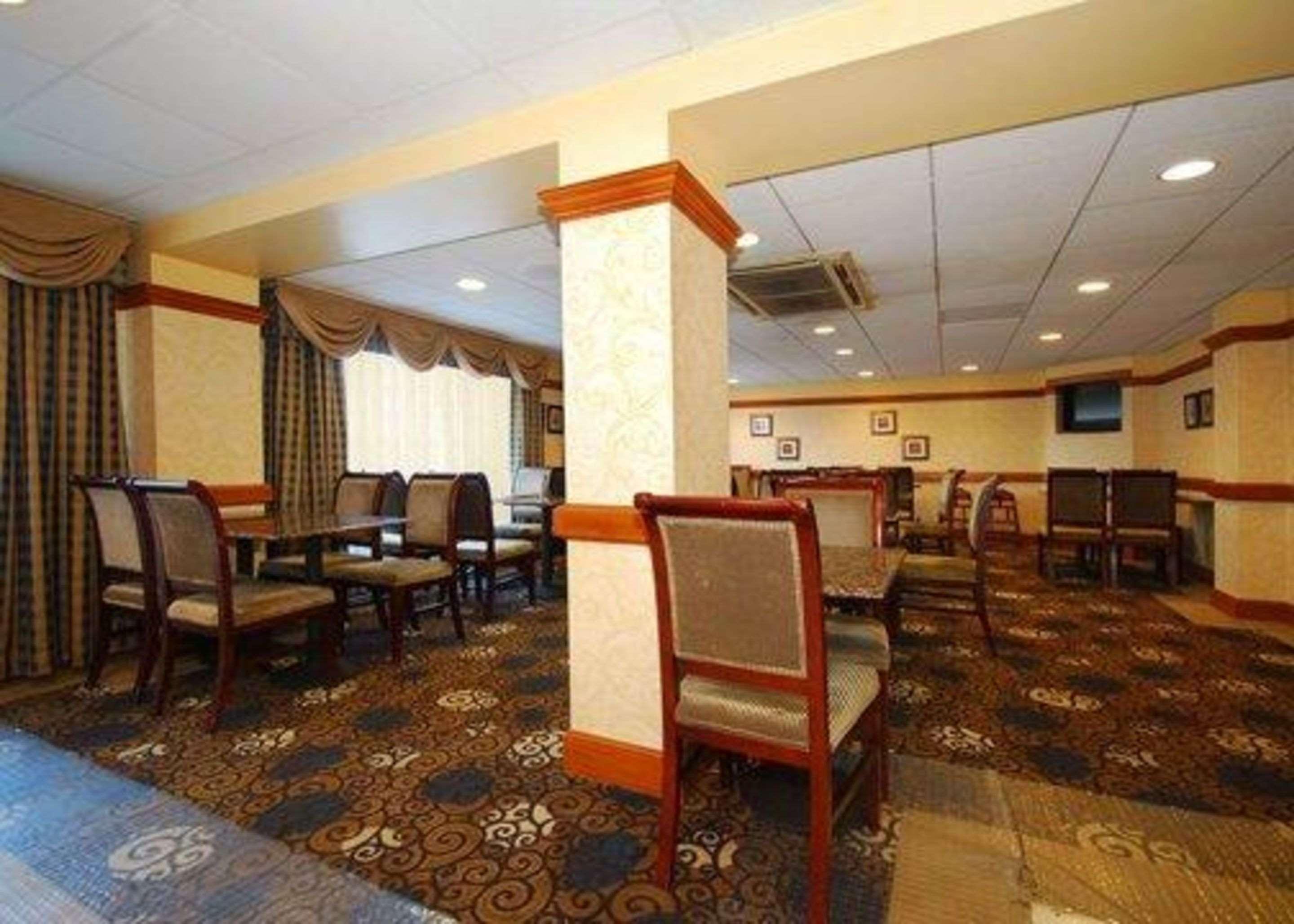 Quality Inn&Suites Bensalem Exterior foto