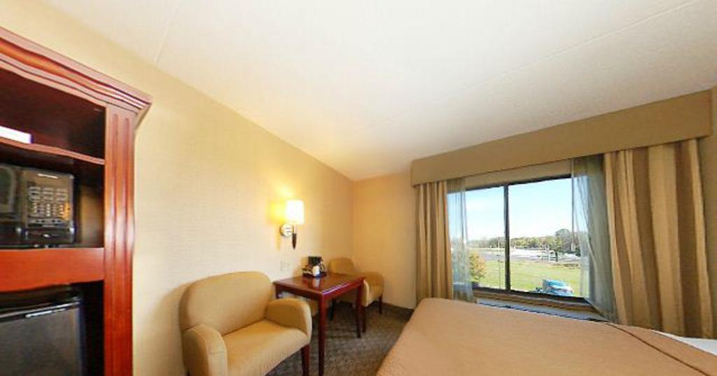 Quality Inn&Suites Bensalem Exterior foto