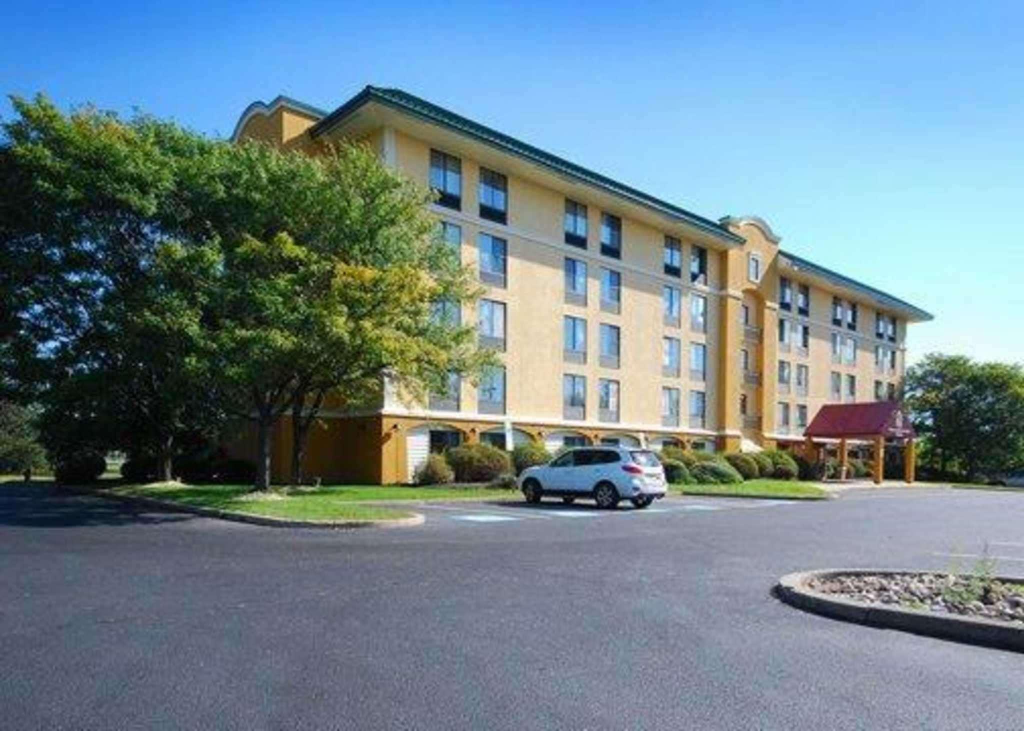 Quality Inn&Suites Bensalem Exterior foto