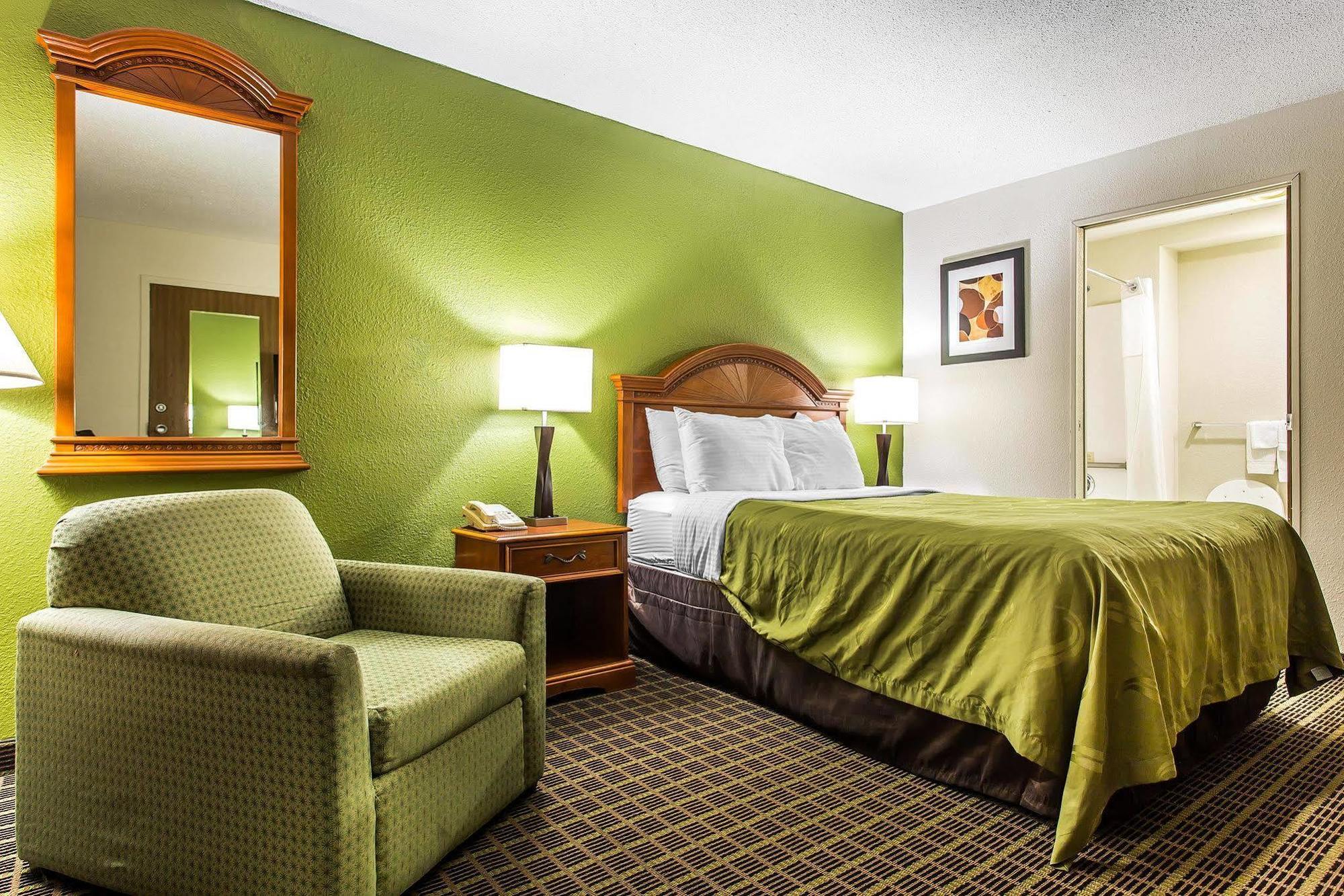Quality Inn&Suites Bensalem Exterior foto