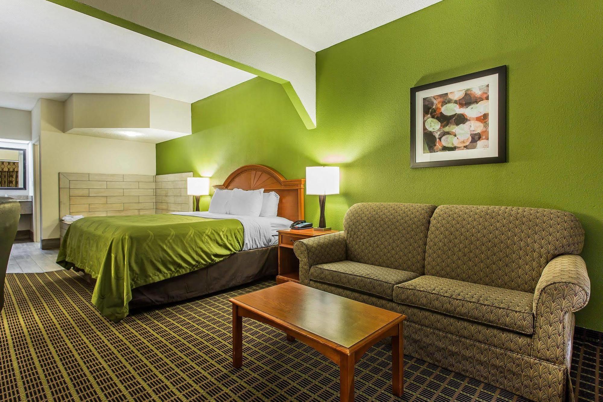 Quality Inn&Suites Bensalem Exterior foto